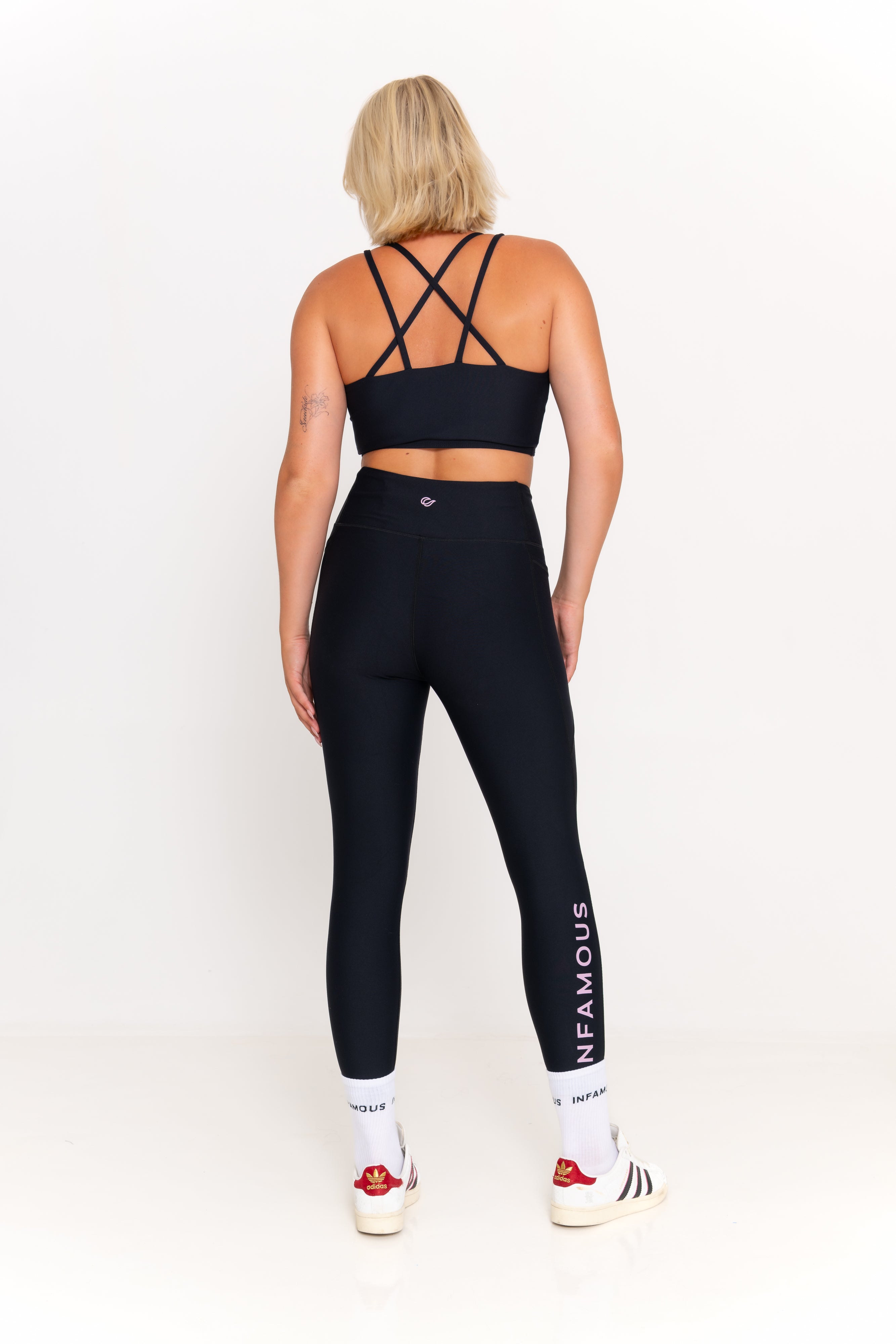 Ava Active Crop - Black Fashion