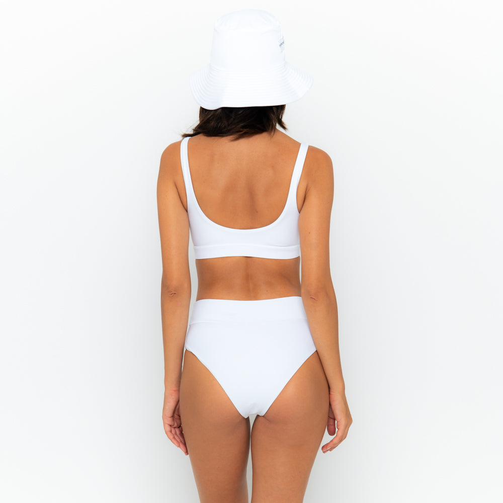 0f089a3bcf38d052f7882d12b3923a82%2FFresh-white-gia-ginger-daisy-19.jpg