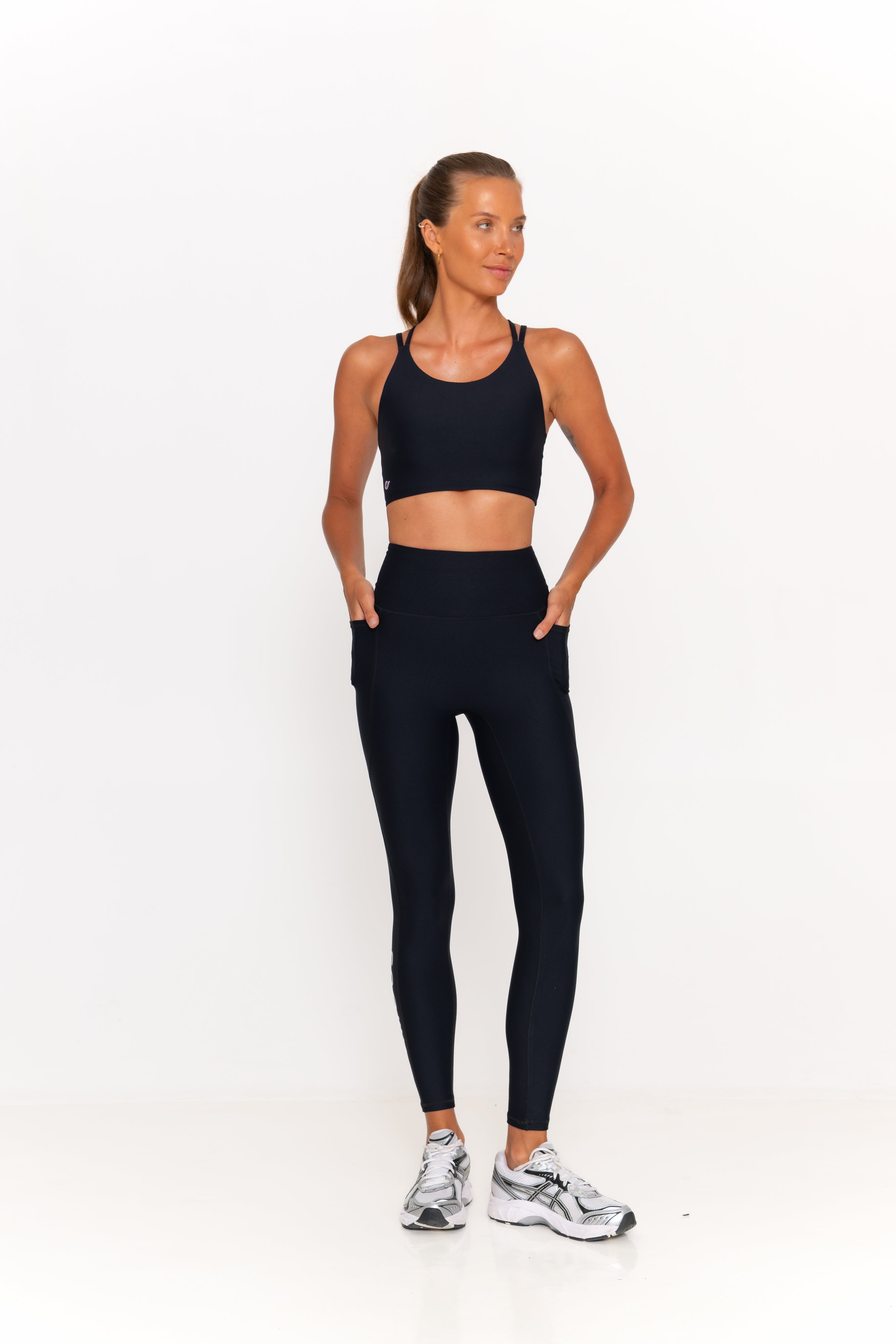 Ava Active Crop - Black Fashion