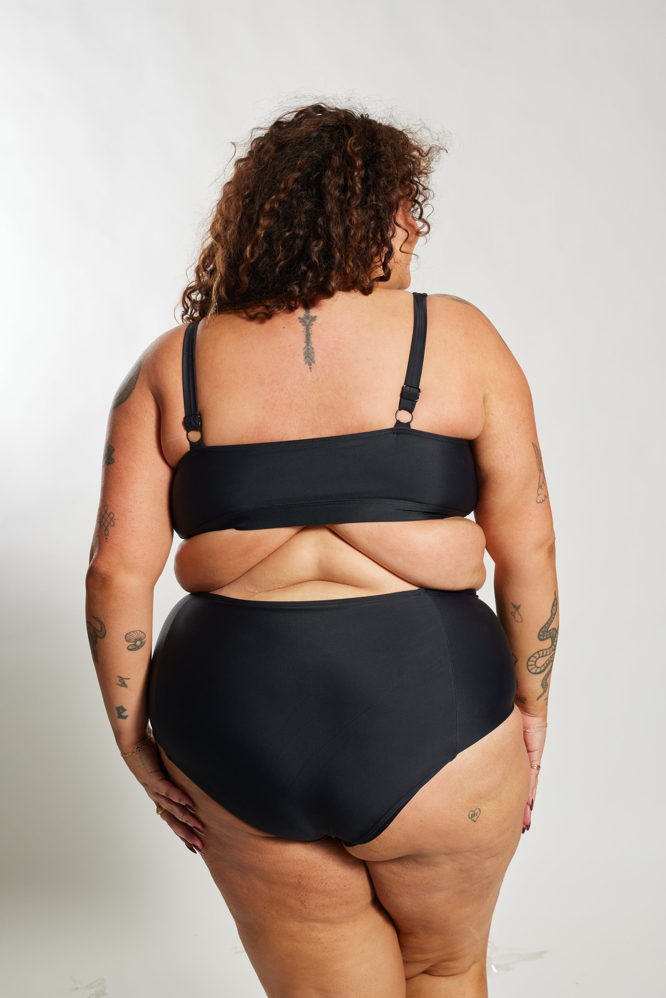 Penelope Bikini Bottom Curve - Black on Black