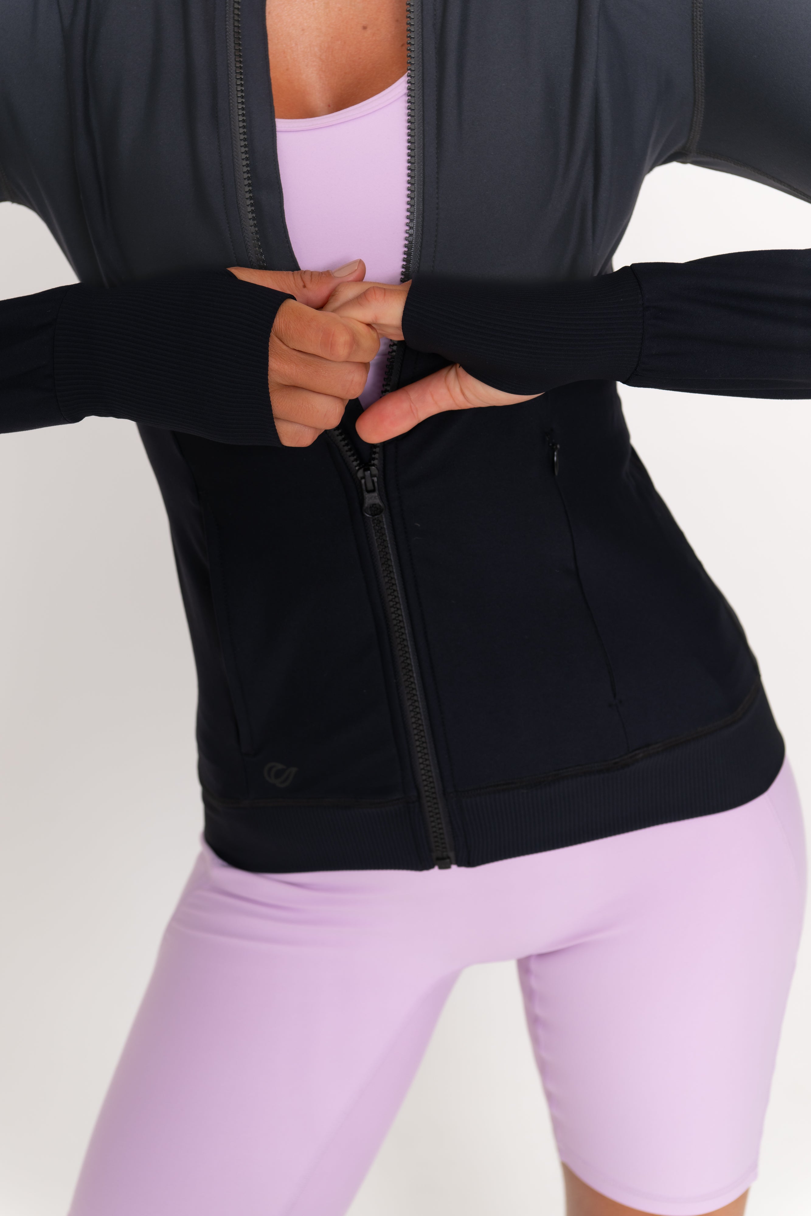 Quinn Active Zip - Black