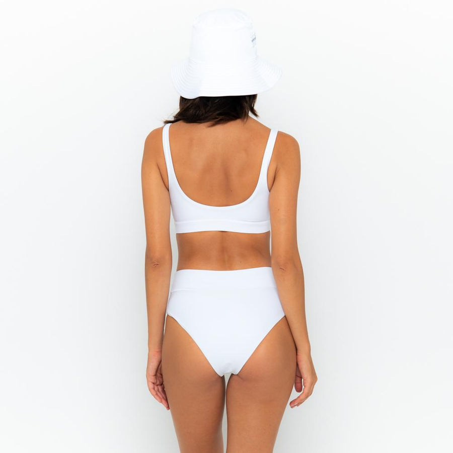 0f089a3bcf38d052f7882d12b3923a82%2FFresh-white-gia-ginger-daisy-19.jpg